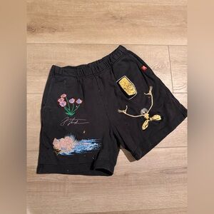 Jungles Jungles Black Embroidered Shorts with Artistic Designs flawed see photos
